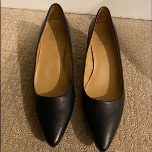 Naturalizer Black Kitten Heels, SZ 8